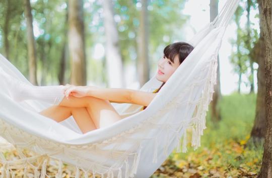 公布男朋友发的朋友圈说说心情文案晒女朋友照片的短句子成熟幽默