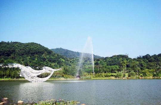 广州萝岗创业公园湖泊景观