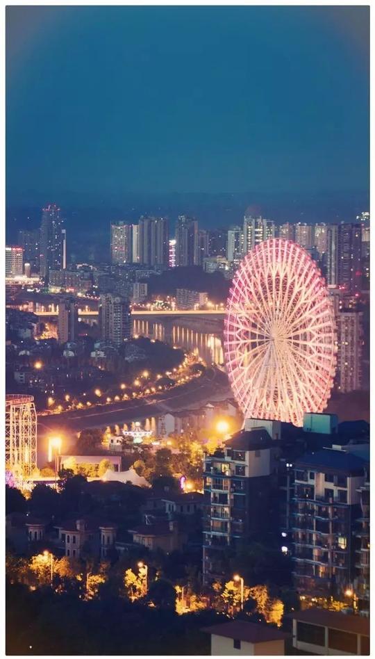 没关系,看泸君今天准备了一波泸州的美图,每一张都是风景,每一张