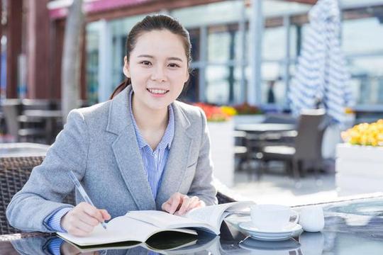 职场最赚钱的3个方法(打工怎样才能挣大钱)