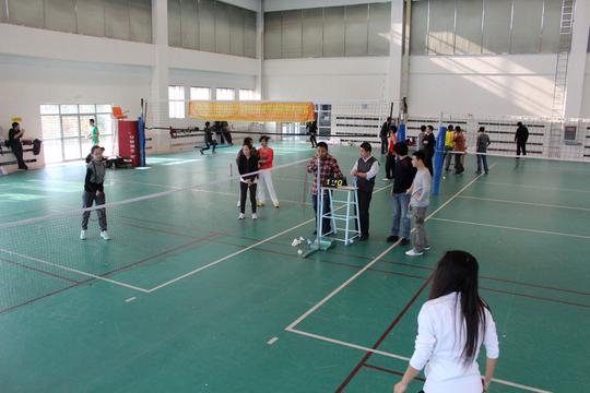 科技园高校学生科技创业实习基地举办羽毛球比赛