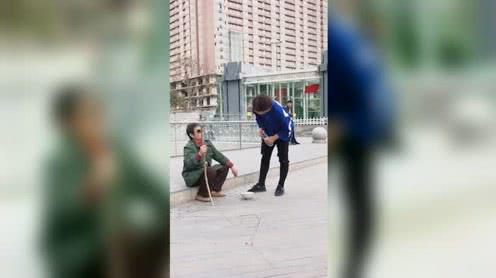 揭穿街头骗术