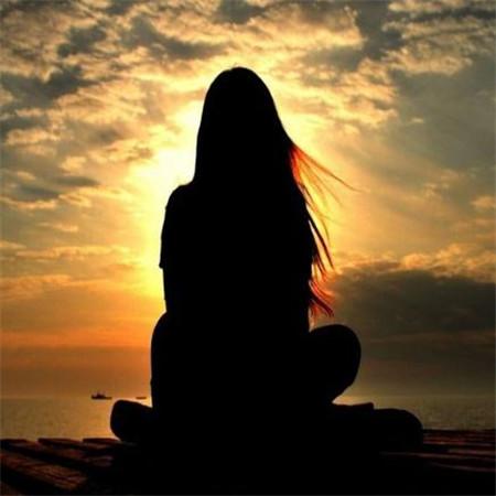 背影图片女唯美伤感孤独你那么孤独却说一个