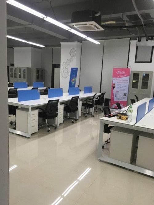 小微创业团队联合办公区工位出租
