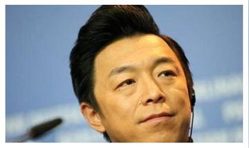 黄渤甩头表情包动态图