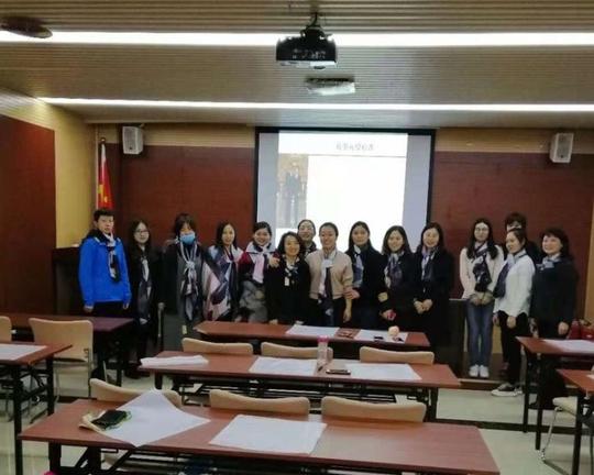 礼仪的力量柔美的传递记创业公社红帆商务礼仪及丝巾搭配体验活动