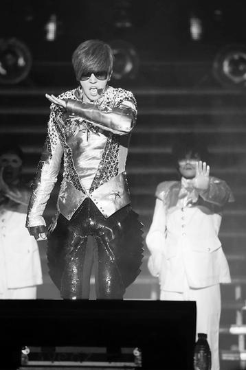 罗志祥电臀表情