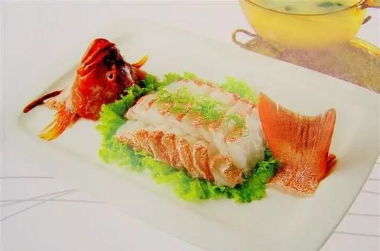"草根逆袭"神话的男人跻身餐饮业,做粤菜创业,月收入数十万