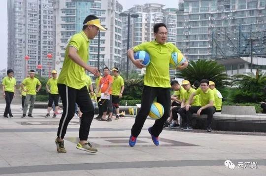这么玩?"抖音"助阵,三百人嗨"爆"瑞安广场