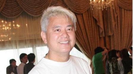 现生意不好做，叻哥陈百祥破产了，张卫健过来封他铺
