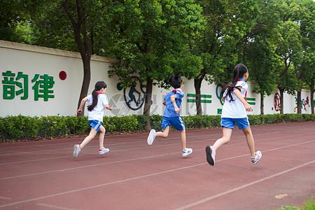 学生操场跑步运动图片下载