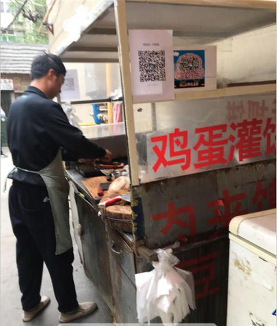 摆摊卖肉夹馍创业月入万元起早贪黑亦有苦衷