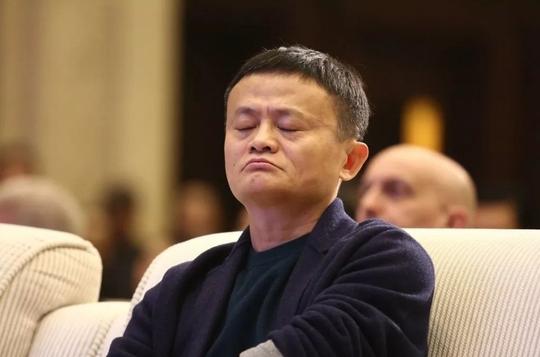 明星最萌身高差，马云呆萌，何炅可爱，看到这张图片忍不住笑出声