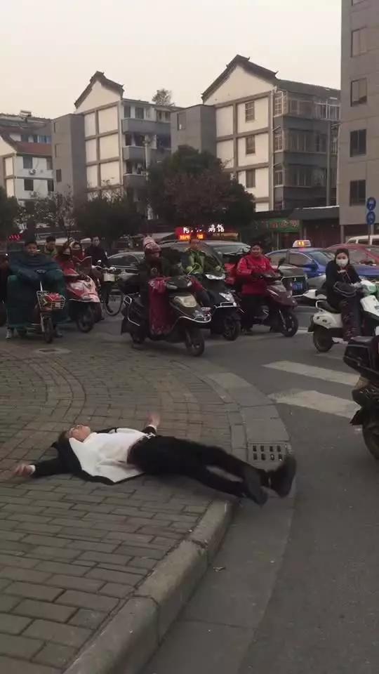 丹梓林户外搞笑视频直播全集_丹梓林户外搞笑