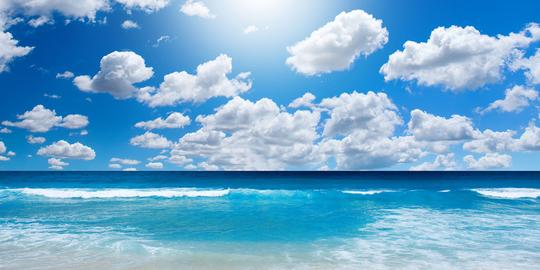 蓝天大海背景banner高清素材云倒影光天空小清新山影子开心文艺水沙滩