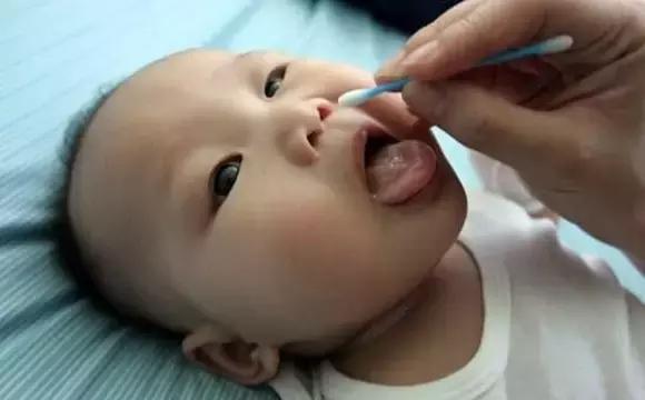新生儿鼻塞是什么原因造成的