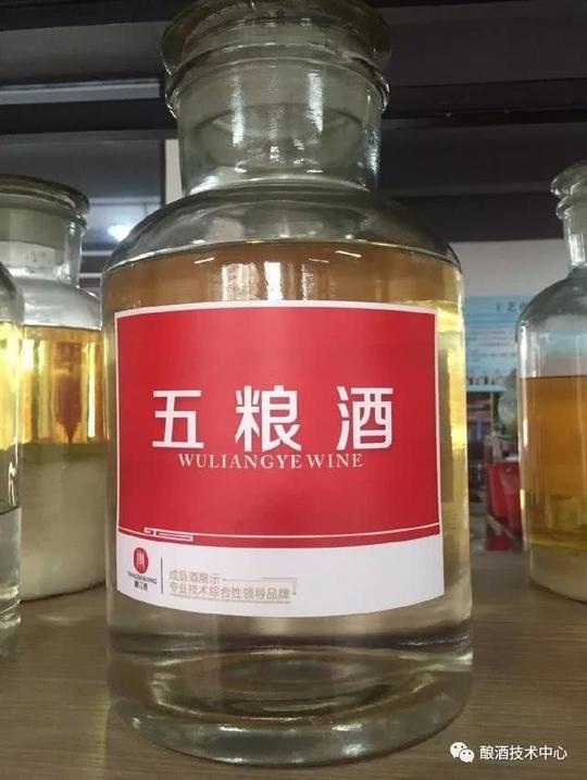2018年回农村用白酒酿酒设备开个纯粮小酒坊,能赚钱吗?