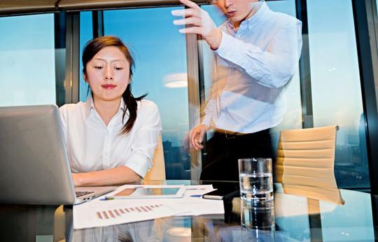 企业制定价值观时，老板跟员工冲突，怎么办?