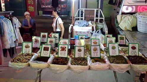 运城:四季绿城地摊灯火辉煌生意兴隆