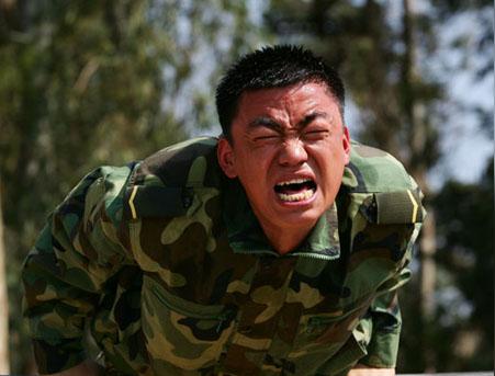 《士兵突击》剧照烟台娱乐网