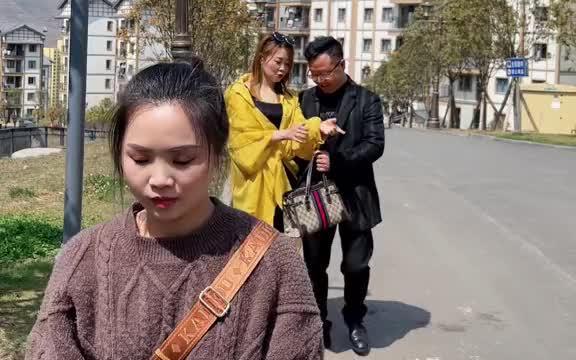 孩子摔倒扶不扶的看法
