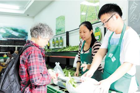 实拍卖菜的妹子，最后一位说出原因我沉默了
