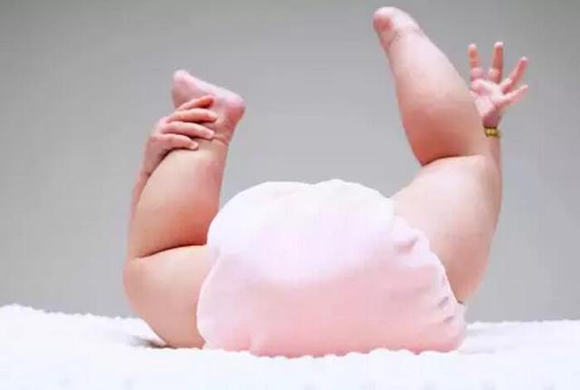 冬天宝宝纸尿裤越厚越好吗 冬天宝宝纸尿裤越厚越好吗