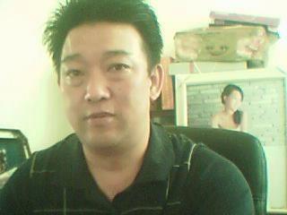 爸爸让入赘老公在公司睡了6年，爸去世后他立马跟我离婚了
