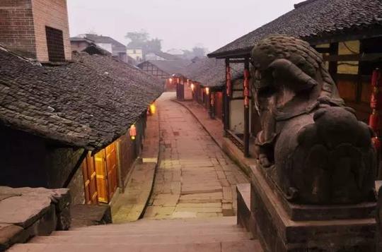 阳光若隐若现～趁到回温，去成都这9个冷门古镇逛吃逛吃吧！