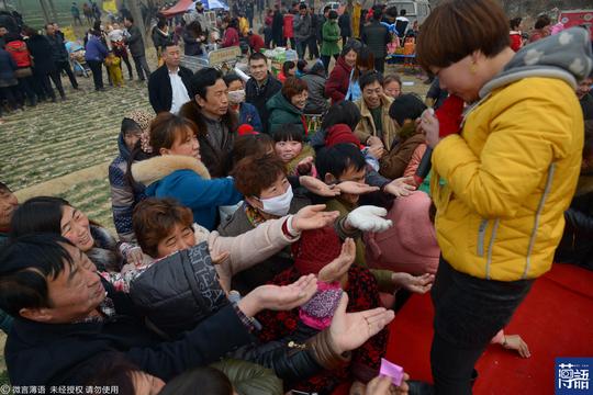 农村骗术升级：村里来了免费送“金”首饰的人