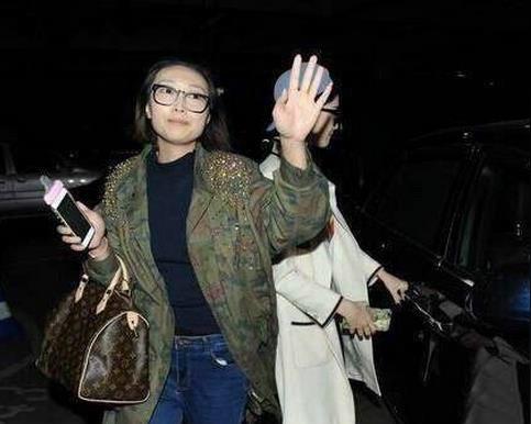 张翰开百万莱斯莱斯接女友，可是网友关注的亮点却是她？