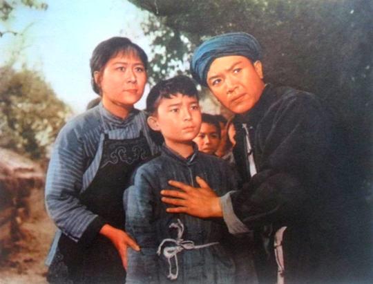 《闪闪的红星》连环画原稿与电影剧照有趣对比