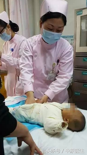 宝宝老是呛奶是怎么回事