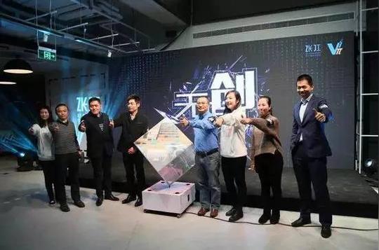 围观丨首批13个创业项目签约入驻张江创业工坊纳贤800