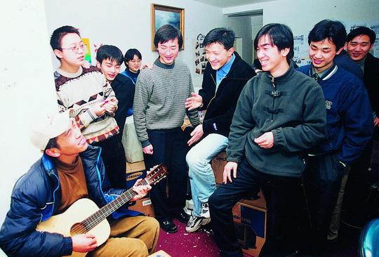 阿里巴巴创业团队老照片——当年热血青年，如今亿万富翁