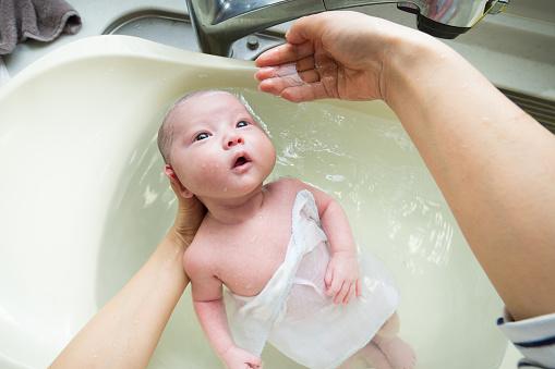 宝宝冬季洗澡不受凉的窍门