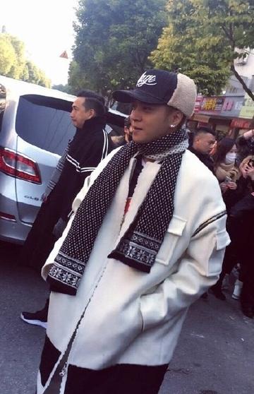 罗志祥玩游戏的表情包