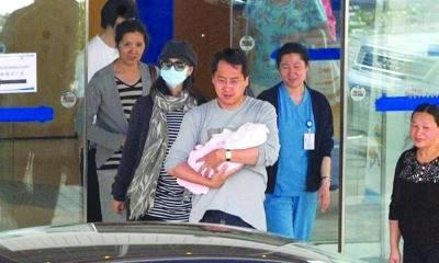 38岁“万人迷”陈好：30岁嫁富豪生2女，夫家背景深！