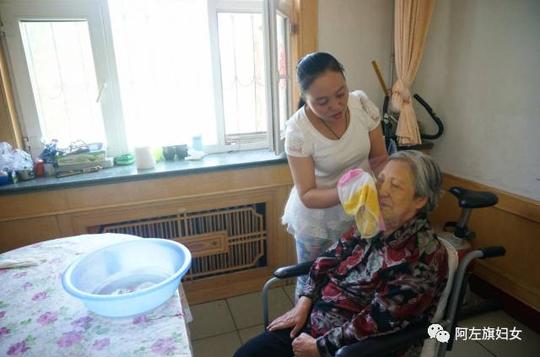 「关注」无私奉献，情满小镇——“全区文明家庭”马英家庭载誉归来