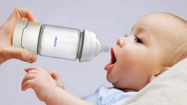 母乳每次喂奶吃多久
