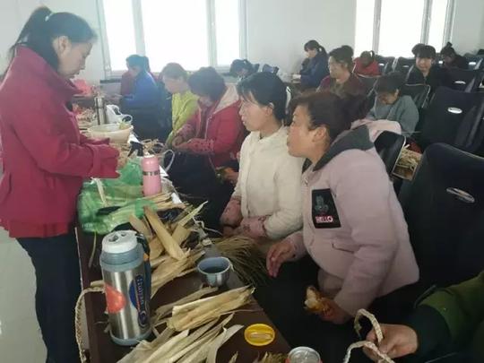 市妇联助推农村妇女居家灵活就业“吉林巧姐”巧手编织富裕路