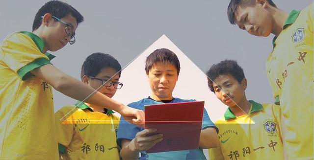 家里有女孩怎么跟她教育防止兴趣