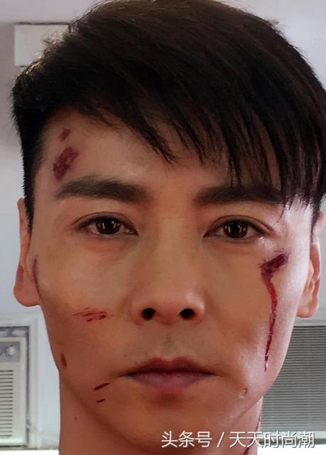 吴京儿子手臂线条是怎样的