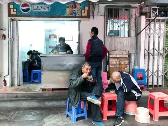 20年来只卖两种汤，两夫妻的手艺养叼了整条中山七路街坊的嘴！