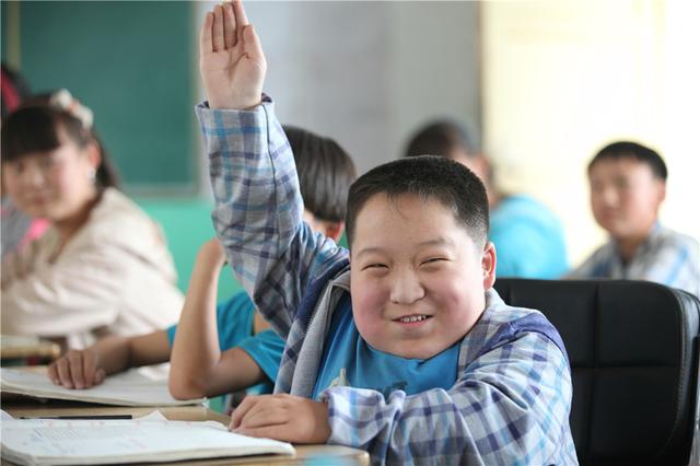 宝宝多大可以不穿纸尿裤了