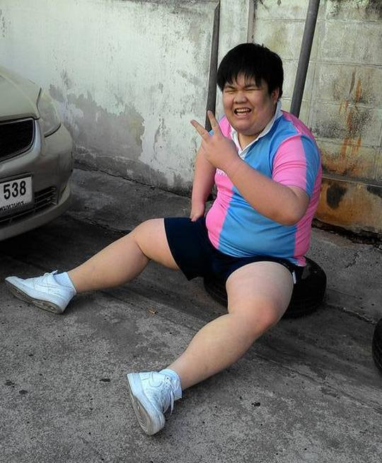 因肥胖求爱频遭女生嫌弃，胖男生咬牙健身，蜕变后逆袭