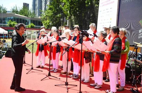 开演唱会？做生意？没错，这里就是养老院！