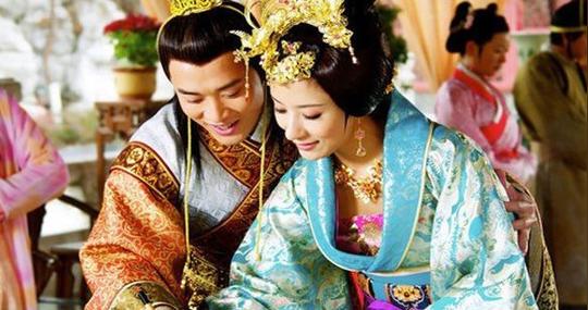 一名普通宫女，被皇帝宠幸生下太子，半生为奴后被害死