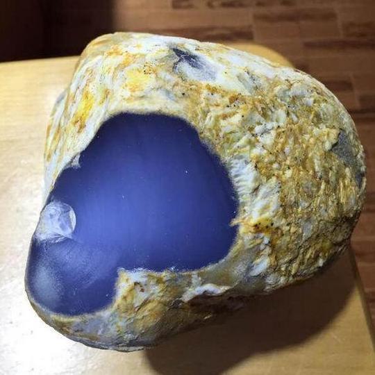 天然蓝玉髓石头，加工后的成品更美！