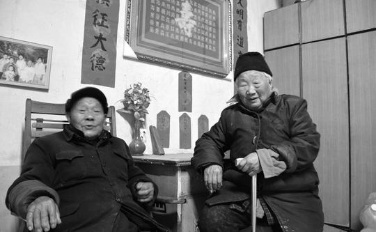 农村孩子高考后打工赚钱圆爷爷奶奶北京梦《二》